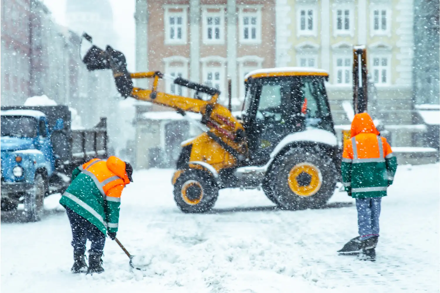 Why Commercial Snow Removal Services Are Essential for Preventing Property Damage This Winter